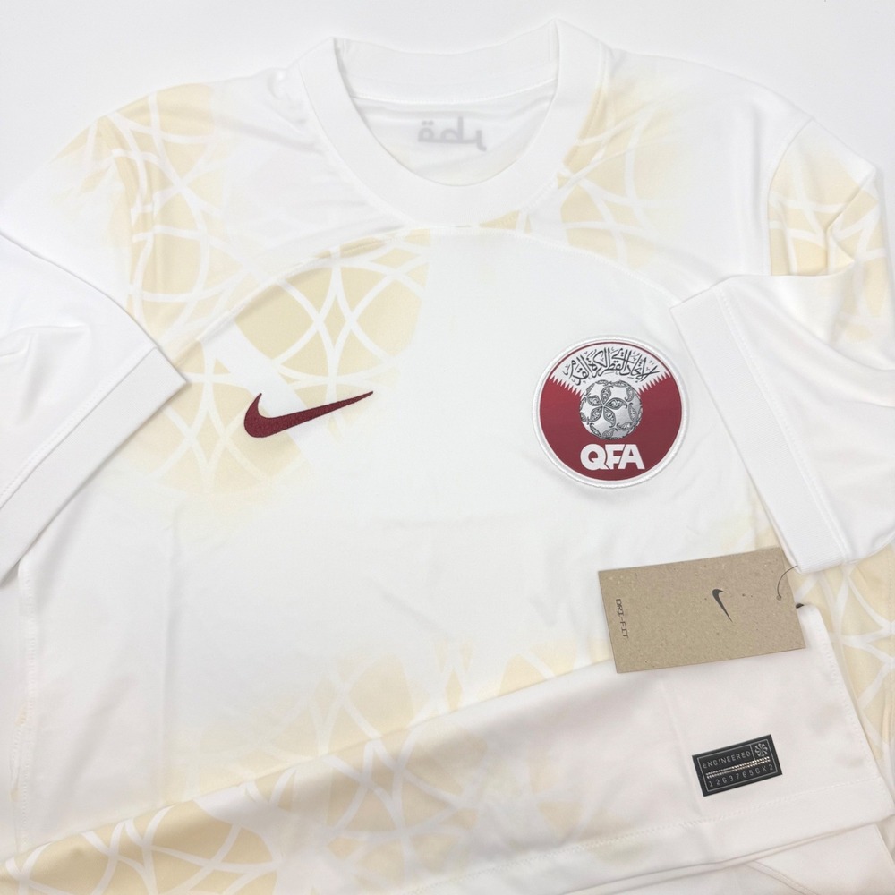 Nike Qatar‎ 2022 Away Jersey Mens Small Soccer Football Shirt DN0701-100 NEW
